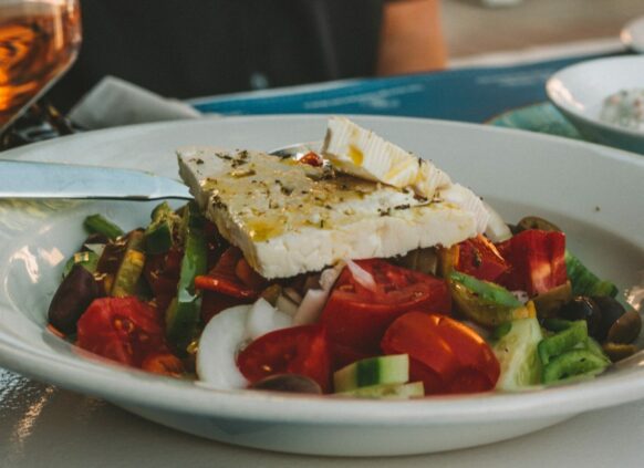 Griechischr Salat mit Feta.