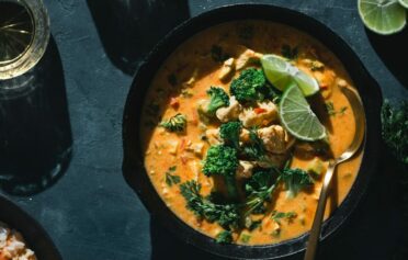 Curry mit Kokosmilch und Brokoli